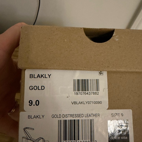 NWT Dolce Vita Gold Heels - Picture 4 of 4